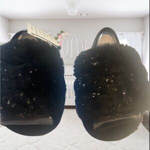 UGG Baby Black Fluff Sparkle Sandals SZ 2/3